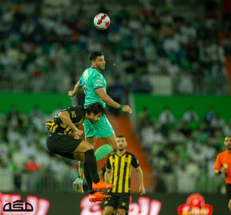 الاتحاد والأهلي بالجولة السابعة أمس الأول (ياسر بخش)