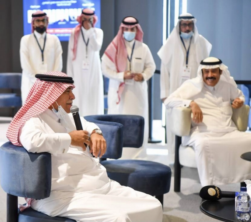وزير الإعلام المكلّف يزور معرض الرياض الدولي للكتاب ويشيد بالثقافة العراقية