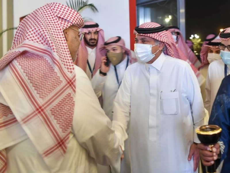 وزير الإعلام المكلّف يزور معرض الرياض الدولي للكتاب ويشيد بالثقافة العراقية