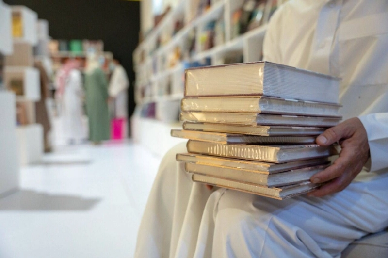 سيرة الشيخ بن إدريس في ختام فعاليات كتاب الرياض