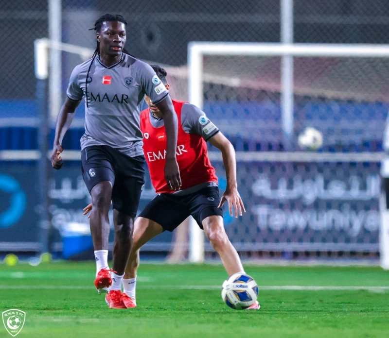 قوميز خلال تدريبات الهلال (مكة)