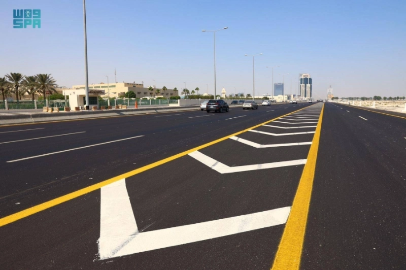 من طرق المنطقة الشرقية (مكة)
