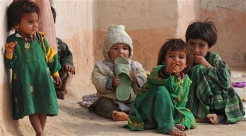 عدد من الأطفال الأفغان (مكة)