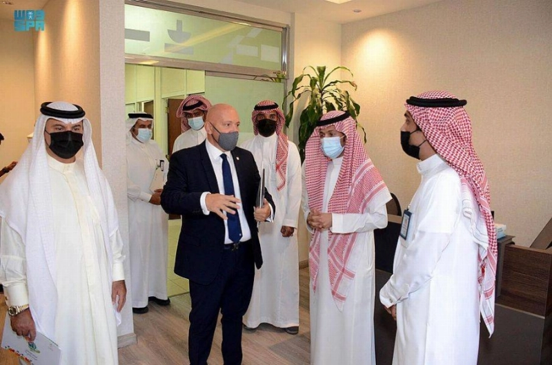 من الاستقبال