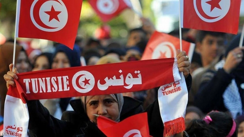 تونسيون خرجوا يبحثون عن حياة أفضل عبر ثورة الياسمين (مكة)