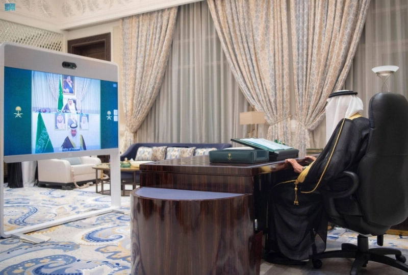 فهد الجلاجل يؤدي القسم أمام خادم الحرمين (واس)