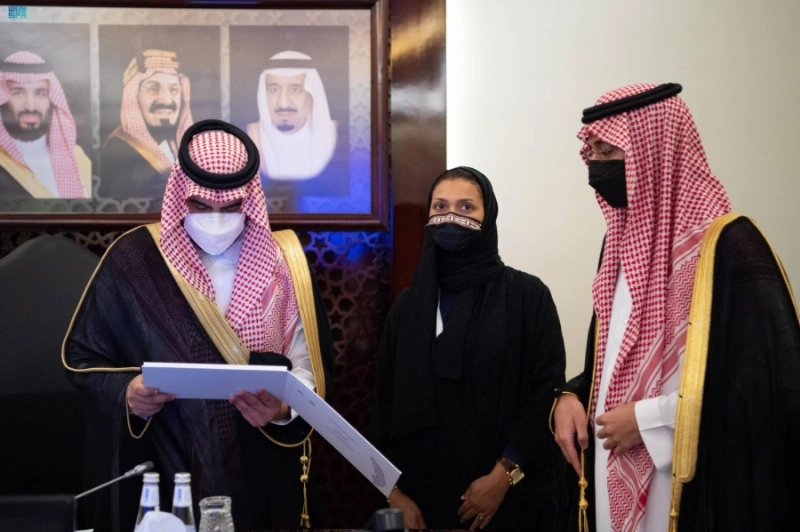 بدر بن سلطان خلال إطلاق البرنامج (مكة)