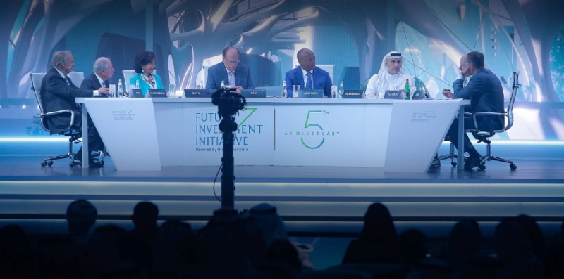 المشاركون في جلسة مجلس صانعي التغيير (مكة)