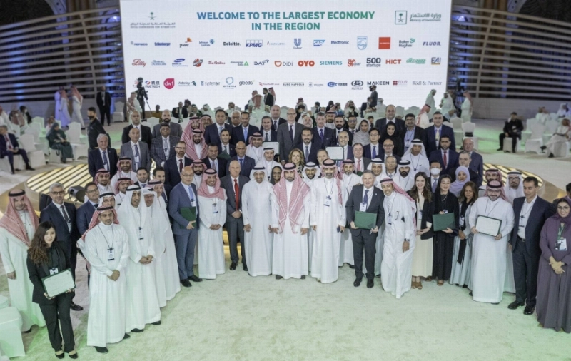 الفالح والرشيد يتوسطان ممثلي 44 شركة (مكة)