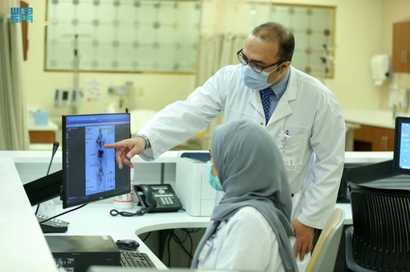 جانب من عيادات التخصصي الخارجية (مكة)