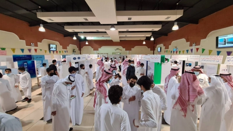 طلاب مشاركون في الأولمبياد (مكة)