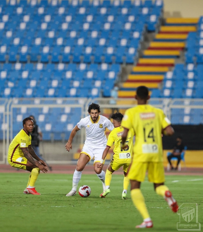 من مباراة الاتحاد والحزم (مكة)