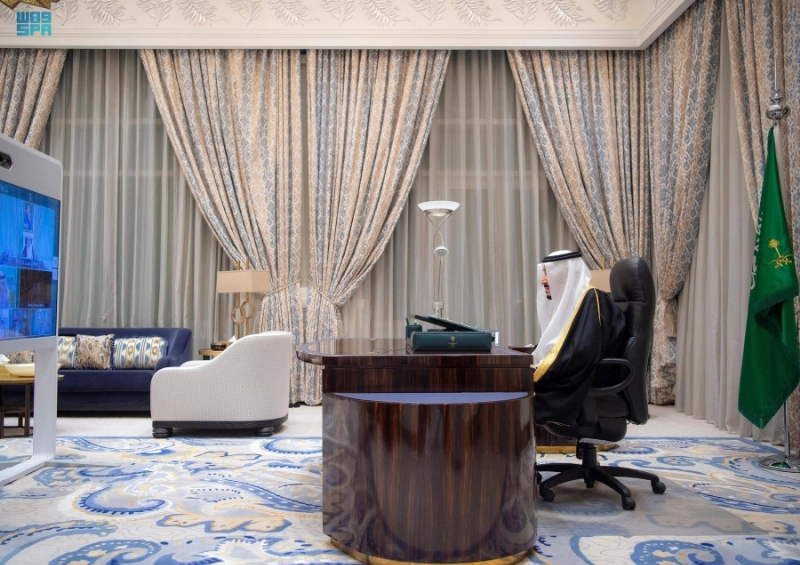 الملك سلمان مترئسا جلسة مجلس الوزراء عبر الاتصال المرئي (واس)
