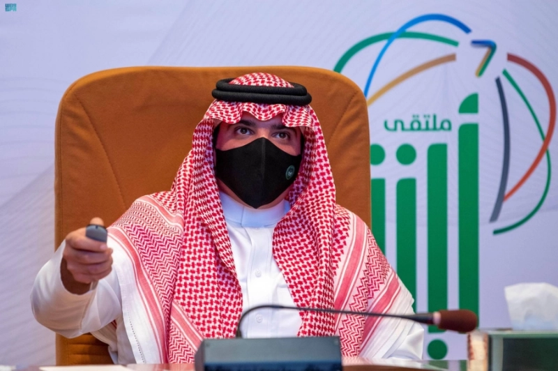 عبدالعزيز بن سعود خلال التدشين (مكة)