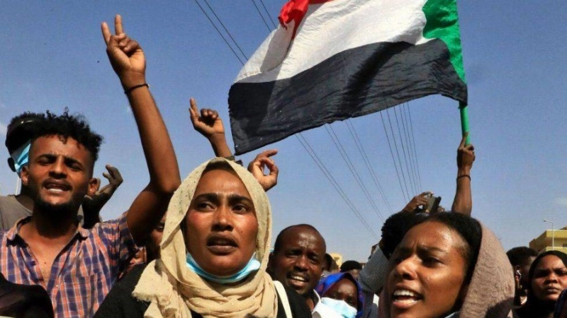 سودانيات تشارك في المظاهرات (مكة)