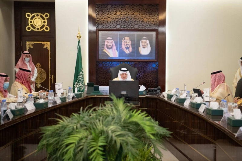 خالد الفيصل مترئسا الاجتماع (مكة)