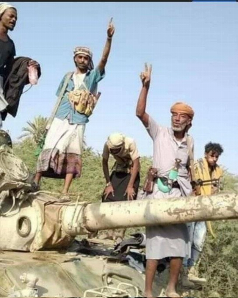 أفراد من المقاومة التي تواجه الحوثي (مكة)