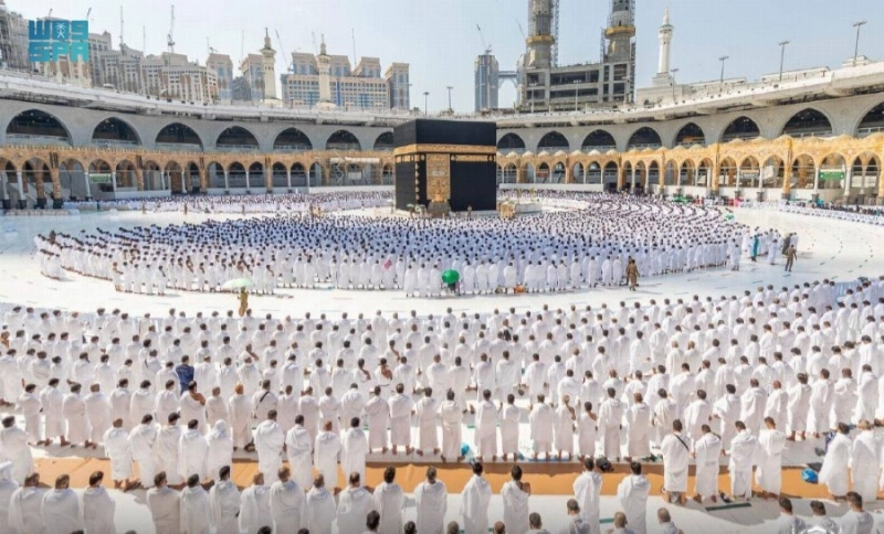 مصلون ومتعتمرون المسجد الحرام (مكة)