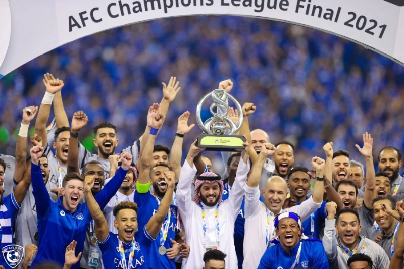 فريق الهلال بعد تتويجه بكأس دوري أبطال آسيا (مكة)