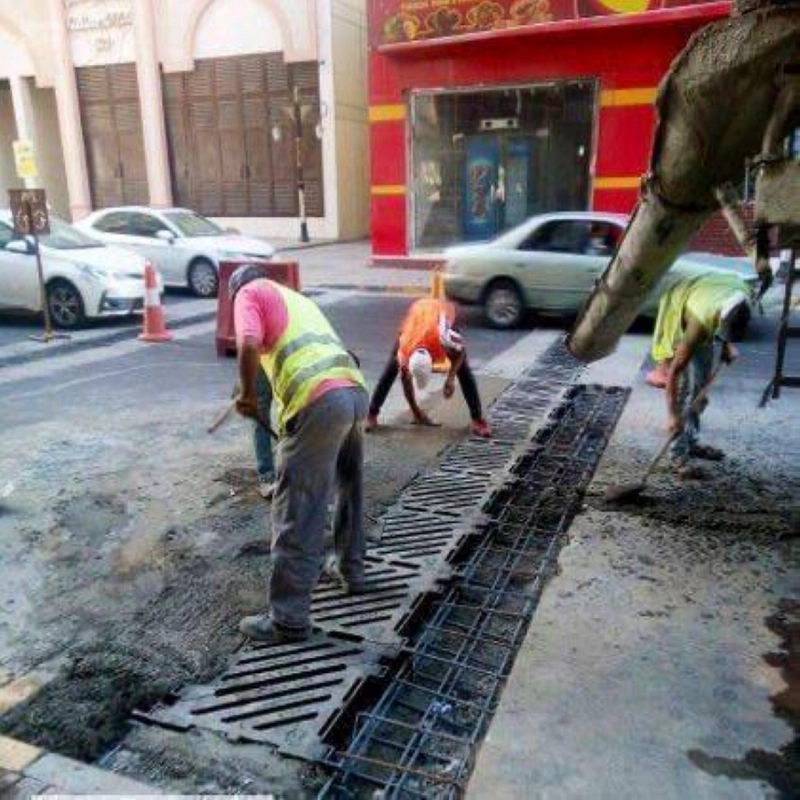 صيانة سابقة لشبكات تصريف مياه الأمطار بالعاصمة المقدسة (مكة)