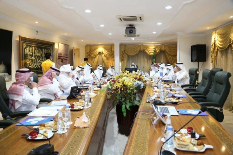 وزير الحج والعمرة يبحث ترتيبات الحج مع أرباب الطوائف