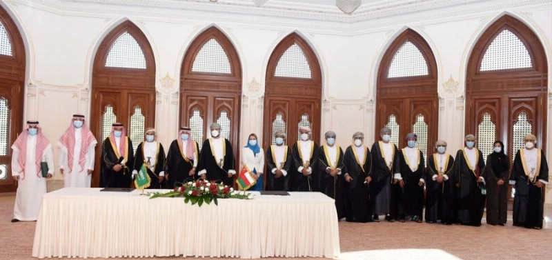 توقيع خمس مذكرات تفاهم بين السعودية وسلطنة عمان في المجالين التجاري والإعلامي