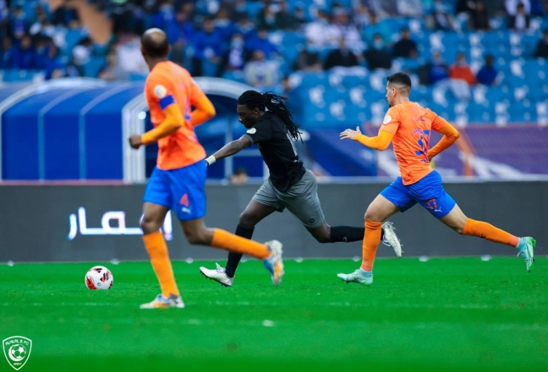 قوميز في مباراة الهلال والفيحاء