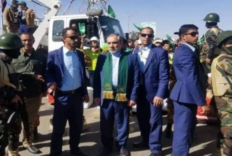 حسن إيرلو مع الحوثيين في إحدى المناسبات (مكة)