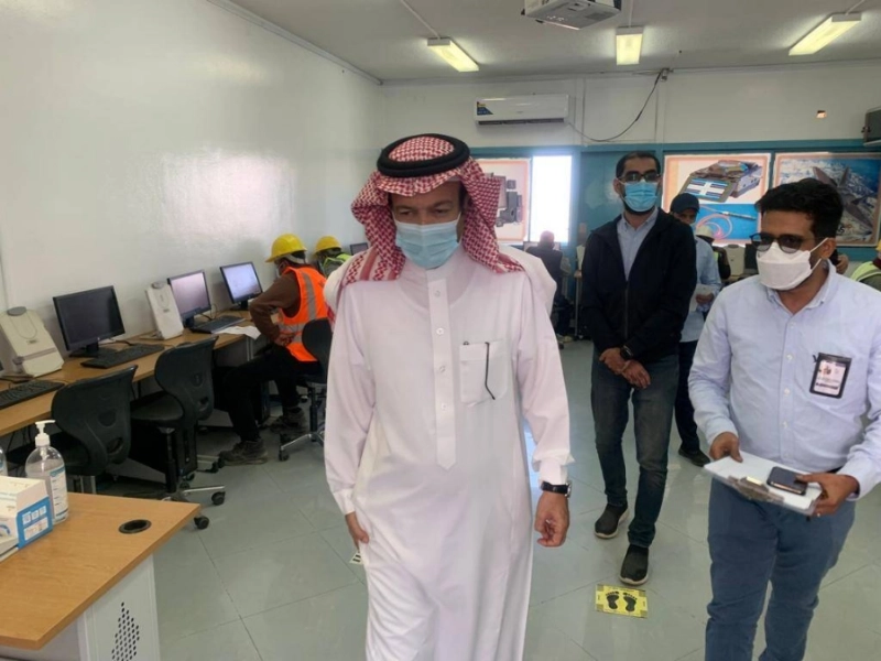 مدير تقني مكة يقف على سير اختبارات المعهد الصناعي بالطائف