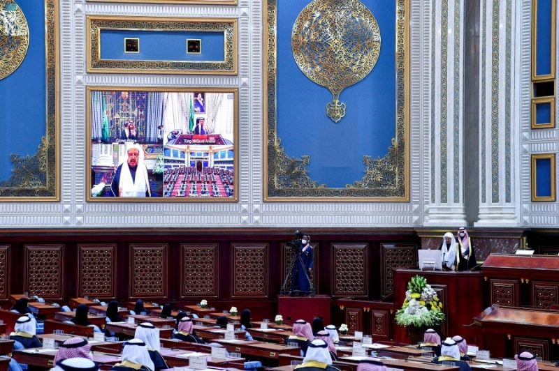 عبدالله آل الشيخ متحدثا لدى افتتاح أعمال الشورى