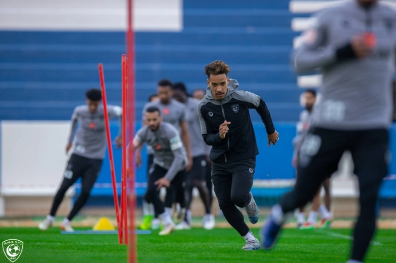 بريرا خلال تدريبات الهلال (مكة)