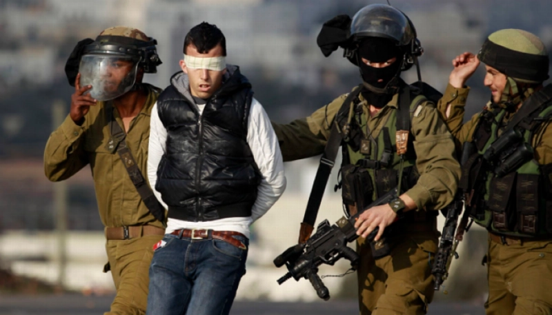 قوات الاحتلال تعتقل فلسطينيا (مكة)