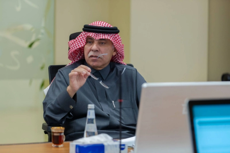 القصبي متحدثا في الاجتماع (مكة)