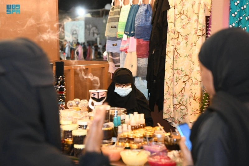 الأسرة المنتجة خلال المهرجان (مكة)