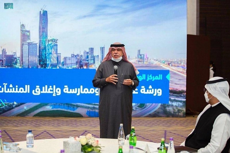 القصبي متحدثا بالورشة (مكة)