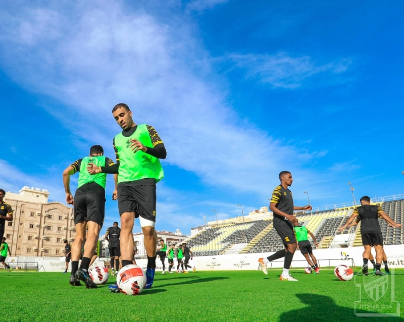 حمدالله خلال تدريبات الاتحاد (مكة)