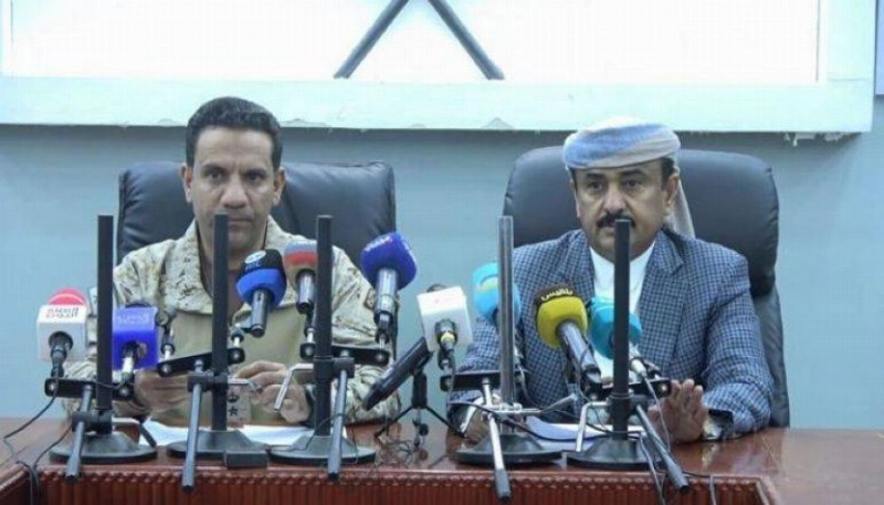 تركي المالكي ومحافظ شبوة في مؤتمر صحفي (مكة)