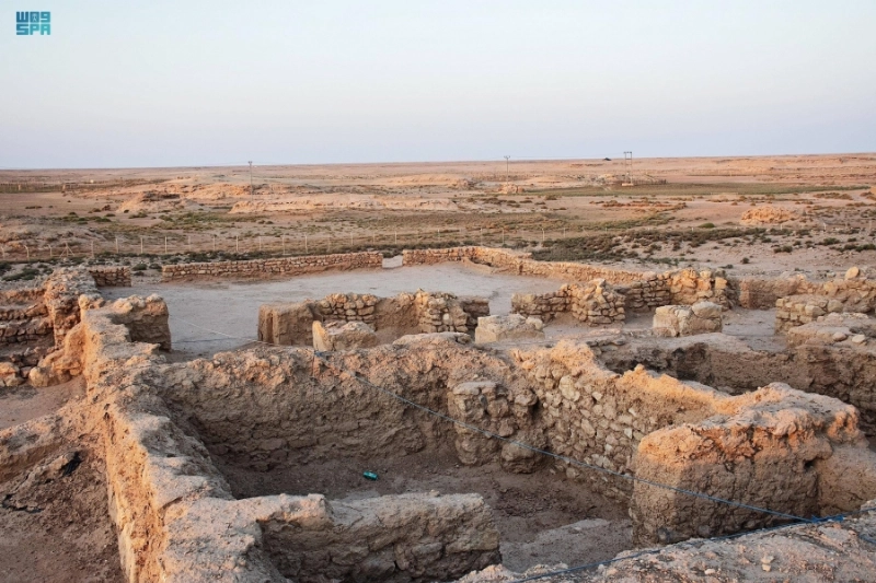 من المباني الأثرية بالقرية (واس)