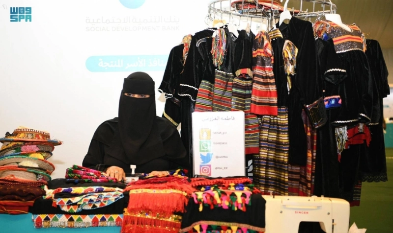 أسرة منتجة خلال المهرجان (مكة)