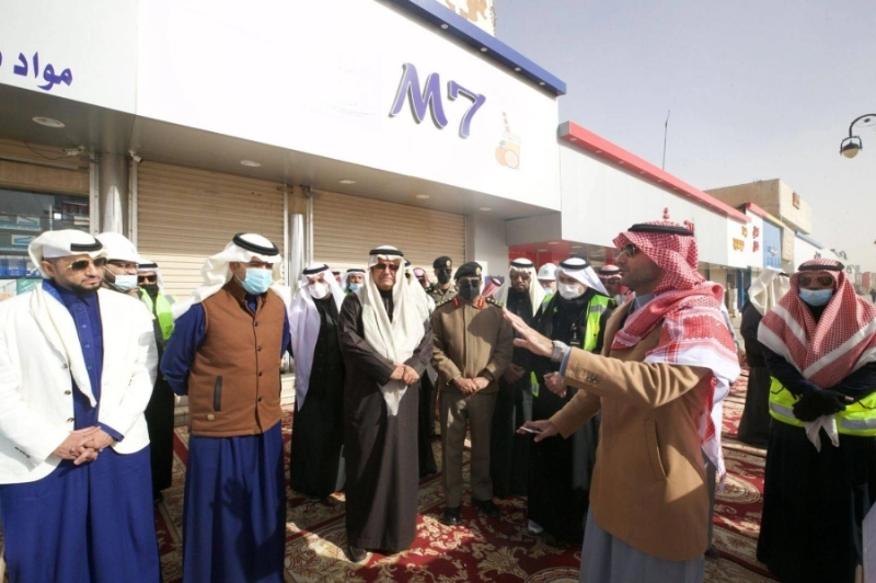 الحقيل يتفّقد مشاريع أمانة حفر الباطن ويشهد توقيع عدد من الاتفاقيات التنموية