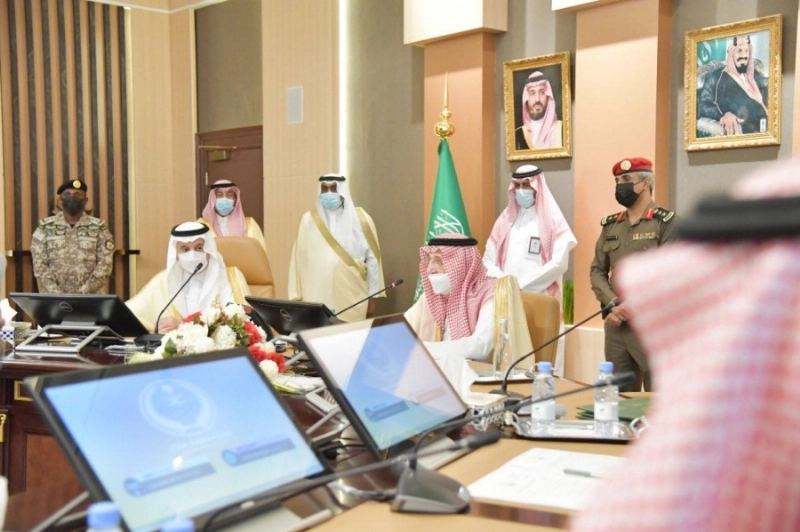 أمير جازان خلال اجتماعه مع الوزير الفضلي (مكة)