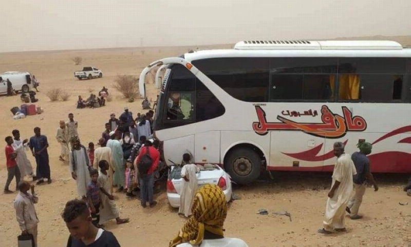 محتجون يعطلون الطريق الدولي مع مصر (مكة)