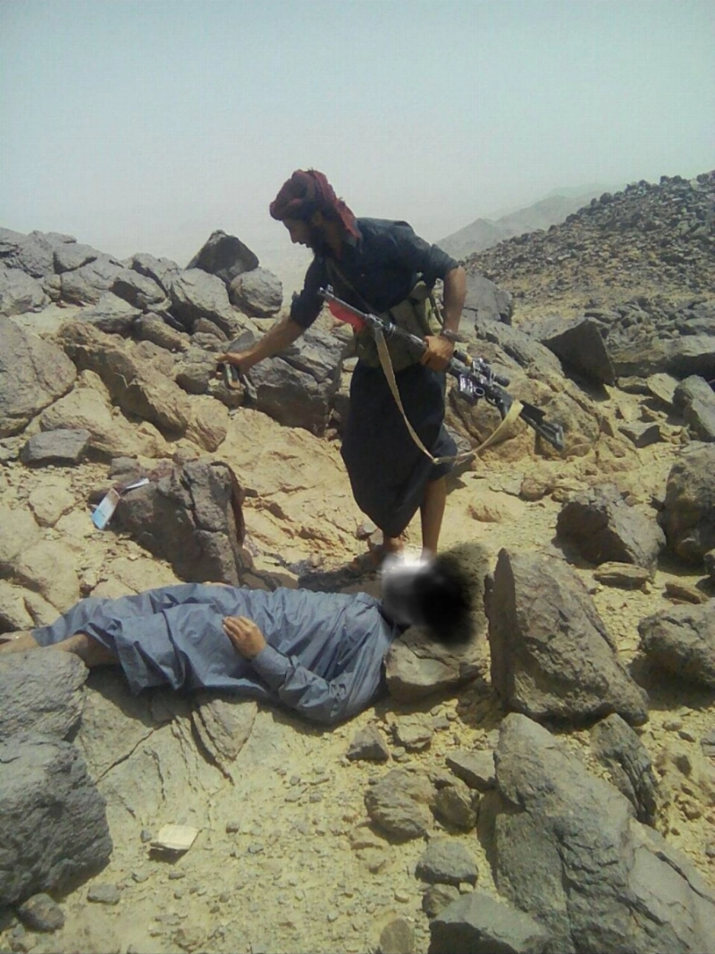 حوثيون يجمعون أشلاء قتلاهم (مكة)