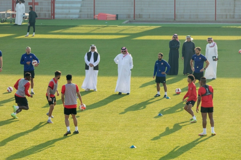 تركي بن طلال يتابع تدريبات ضمك (مكة)