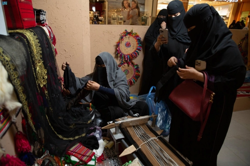 إقبال على شراء المنتجات التراثية (مكة)