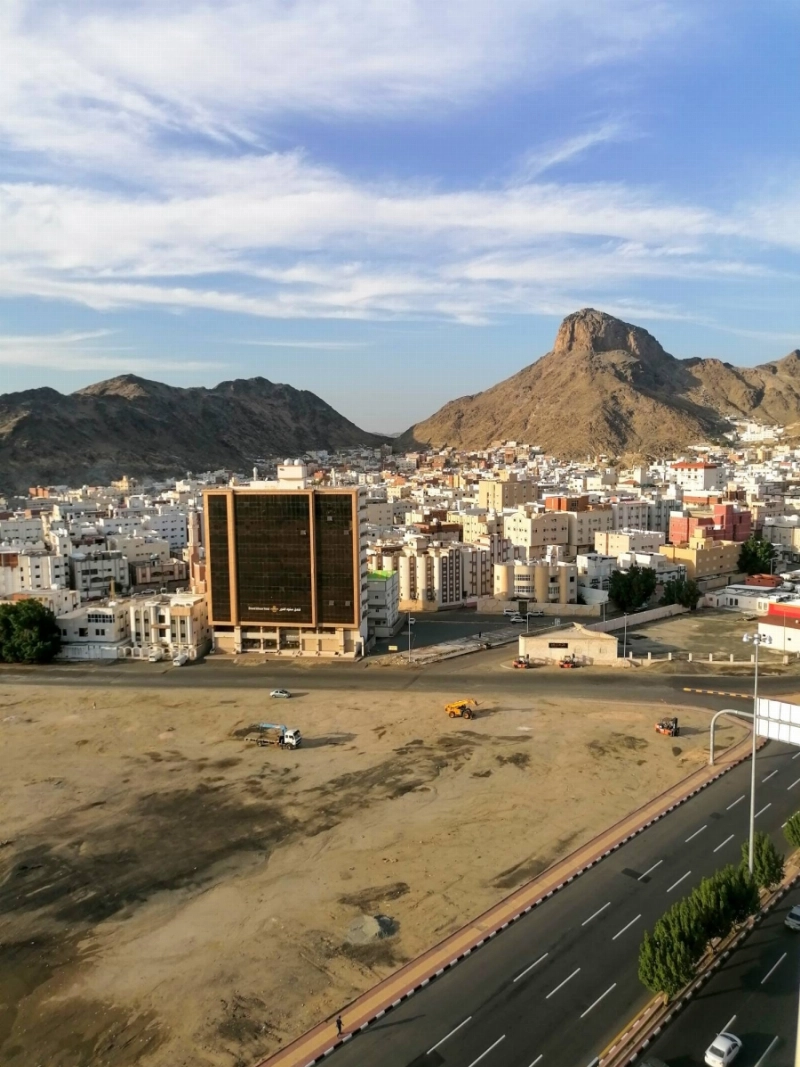 تقاطع طريق جبل النور مع شارع الحج (أنس الحارثي)