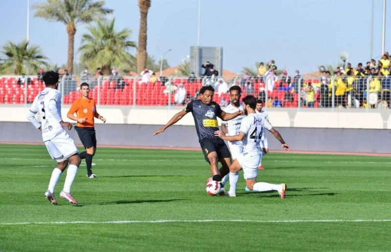 جانب من مواجهة الطائي والتعاون (مكة)