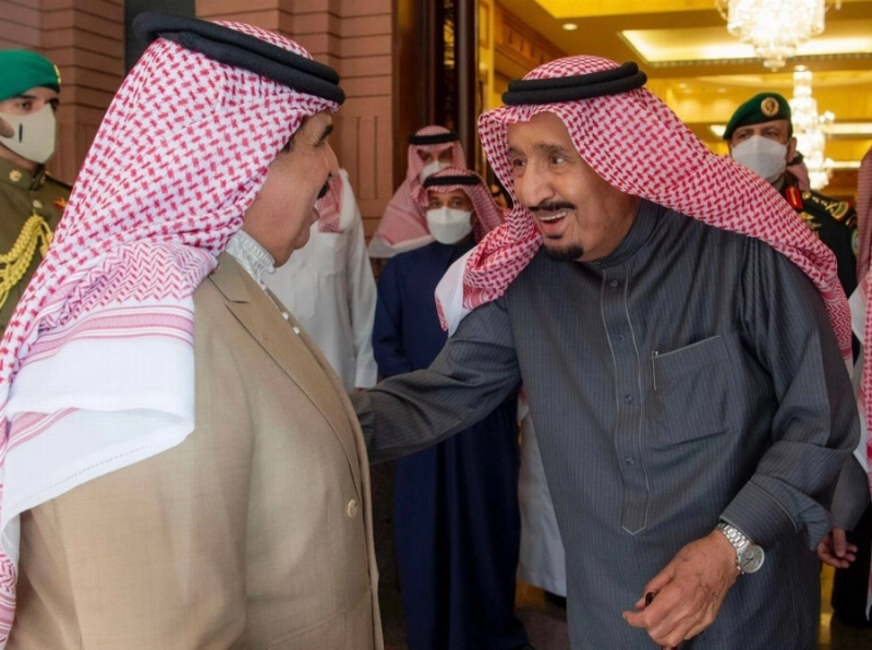 خادم الحرمين الشريفين يستقبل ملك مملكة البحرين ويقيم مأدبة غداء تكريماً لجلالته (واس)
