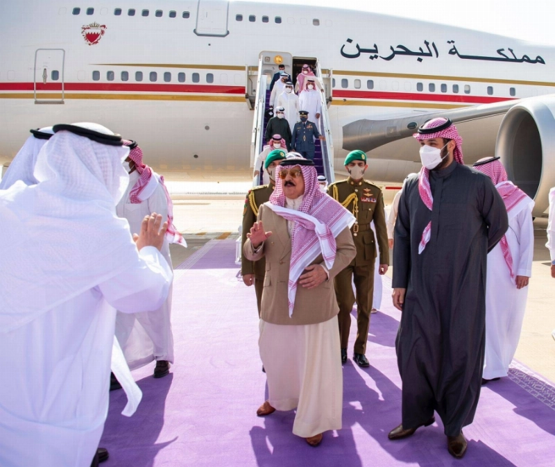 الأمير محمد بن سلمان في مقدمة مستقبلي ملك البحرين (واس)