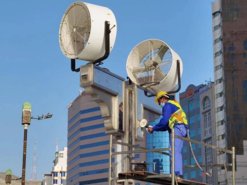 مراوح الرذاذ بالساحة الجنوبية (مكة)